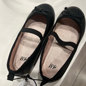 Size 10 Toddler Black flats H &M
